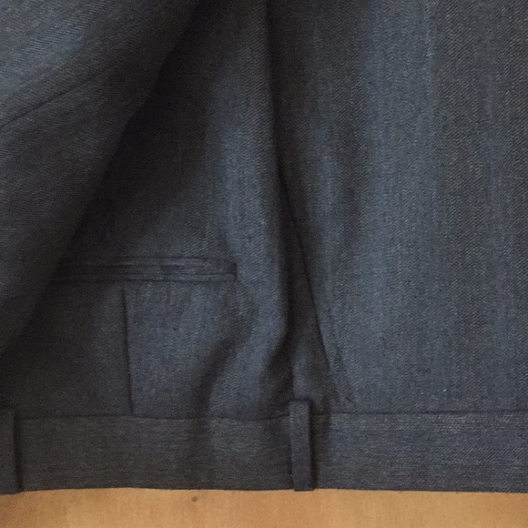 Grey suit with red pinstripes - Picture 9 of 12